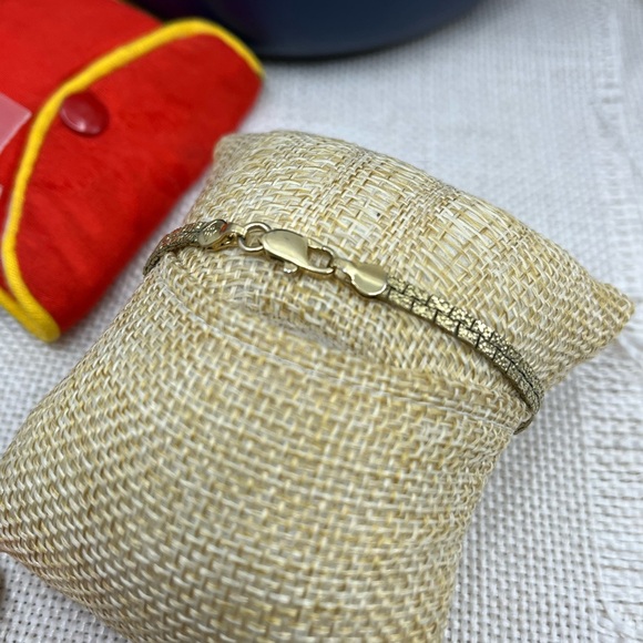 Vintage Gold-Tone Bracelet – 7” Length, 4.6g – Classic & Elegant - Picture 5 of 14